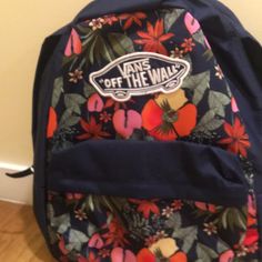 Women’s Vans Flower Backpacks With Tags Great For All Year Casual School Bags With Floral Print, Casual Floral Print School Bags, Trendy Blue Floral Print Bags, Blue Spring Backpack, Casual Vans Bag With Adjustable Strap, Vans Casual Bag With Adjustable Strap, Blue Backpack For Spring, Blue Standard Backpack For Spring, Casual Floral Print Backpack