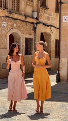 Houston Vacation Outfits, Summer In Spain Outfits, Santorini Outfits, Abroad Outfits, Italian Birthday, Classic Summer Dress, Milan Outfits, Italy Summer Outfits, Cissy Houston