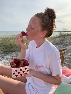 Eating Strawberry Pose, Eating Strawberry, Summer Vibes Aesthetic, Aesthetic Summer Vibes, Friend Aesthetic, Sage Butter, Drawing Hair Tutorial, Drawing Hair