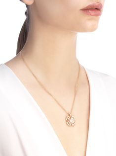 Fiorever 18 Kt Rose Gold Necklace Set With A Central Diamond And Pavé Diamonds. Rose Gold Necklace Set, Bvlgari Rose, Gold Necklace Set, Rose Gold Necklace, Pave Diamonds, Official Store, Necklace Set, Chain Necklace, Gold Necklace