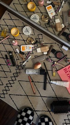 Makeup Layout, Sewing Aesthetic, Chanel Fragrance, Makeup Is Life, Shot Hair Styles, Pink Girly Things, Makeup Obsession, Beauty Skin Care Routine, Eyebrow Makeup