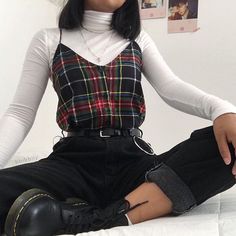 Grunge Lookbook, Moda Grunge, Legging Outfits, People Sitting, Indie Outfits, Inspired Outfits, Edgy Outfits