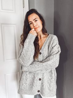 Natalie Borton, Light Grey Cardigan, 30 Fashion, Womens Outfit, Cocoon Cardigan, Jenni Kayne, Beauty Inspo, Gray Cardigan, Work Style