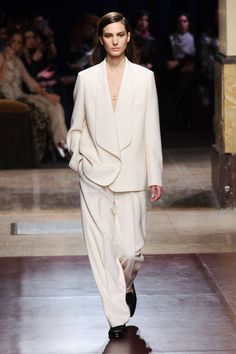 Hermes Fall 2014. See all of the best runway looks from Paris Fashion Week here. Career Woman Fashion, Fashion Week Spring 2014, Menswear Inspired, Fall 2014, White Fashion, Autumn Fall, Lanvin