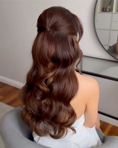 Models Dresses, Belle Hair, Bridal Aesthetic, Teenage Hairstyles, Belle Hairstyle, Classic Wedding Hair, Wedding Hair Half, Elegant Ponytail, Guest Hair