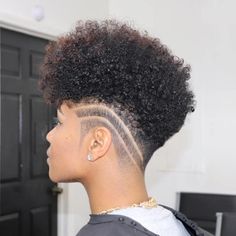 Short Undercut Style for Natural Hair 3c Natural Hair, Natural Haircuts, Natural Curly Hair Cuts, Shaved Side, Natural Hair Short, Tapered Hair