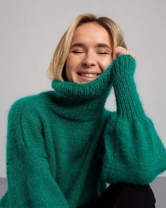 crochet green turtleneck mohair wool sweater women, chunky knit fall & winter sweater, minimalist knitted sweater, basic oversized warm sweater Crochet green turtleneck mohair wool sweater for women, perfect for chilly days. Chunky knit fall and winter sweater, cozy and stylish. Minimalist knitted sweater, versatile and timeless. Basic oversized warm sweater, ideal for comfort and layering. DETAILS  * 100% handmade * Premium  Kid Mohair + Nylon * 13+ colors are available ( available for any combination) Color tones can vary due to your laptop (computer) brand and/or monitor settings.  We are trying to take the best pictures and show you, how exactly the item will look.  Model height 168cm/67"    Model`s parameters: 33.5/25.2/ 35.8       ( 85 cm/ 64cm/90cm)   Sweater on model ---> Size M Th Turtleneck Crochet, Crochet Mohair, Wool Sweater Women, Combination Color, Crochet Green, Green Turtleneck, Wool Sweaters Womens, Sweater Crochet, Green Hand