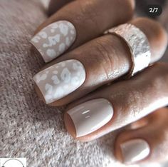 Nail Designs For Short Nails Trendy, Nail Art Subtle Simple, Nail Color Goes With Everything, Valentines Trendy Nails, Subtle Cheetah Nails, Nail Art On One Nail, Elegant Nails Pearl, Call Gel Nail Ideas, Simple 2023 Nails