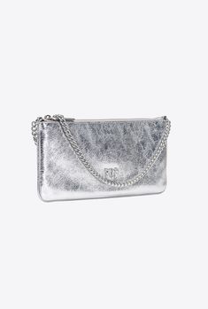 Rectangular, clutch-style Flat Bag in crinkled laminated leather with used-effect texture and small metal chain shoulder strap for hand carry or on-the-shoulder wear. The accessory has polycotton lining, an inner laminated leather slip pocket and card slots. Zip fastening. Activate your PINKO bag: verify the authenticity of your product and access a personalised experience by scanning the Love Birds embroidery on the back of the bag with your smartphone! Silver Evening Bag With Metal Logo, Silver Leather Clutch Evening Bag, Silver Luxury Crossbody Clutch, Luxury Silver Crossbody Clutch, Metallic Bags With Silver-tone Logo Plaque For Formal Occasion, Silver Party Bags With Metal Logo, Elegant Silver Shoulder Bag With Metal Logo, Silver Crossbody Clutch With Chain Strap, Luxury Silver Clutch With Removable Pouch