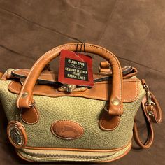 Classic Collection Purse W/ Makeup Pocket And Mirror In The Bottom Tan Purse, Classic Collection, Sage Green, Leather Trims, Shoulder Bags, Genuine Leather, Bag Lady, Purse, Shoulder Bag