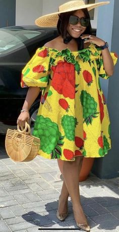 Kitenge Designs For Older Women, Beautiful Ankara Styles, Stylish Naija, Funky Dresses, Short African Dresses, African Fashion Skirts, Short Dress Styles, African Print Dress Designs