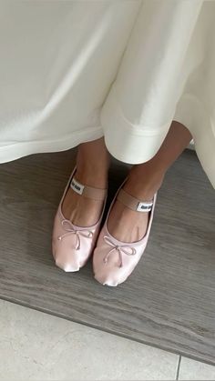 Miu Miu Shoes Ballerina, Miu Miu Flats, Ballerina Outfit, Ootd Women, Pretty Shoes Sneakers, Pink Aura, Ballerina Shoes Flats, Wedding Flats, Miu Miu Shoes