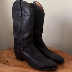 Pair Of Larry Mahan Cowboy Western-Style Boots. The Size Is 10.5 D. Below Are Some Measurements That I Took. Please Note That All The Measurements Are Taken On The Outside Of The Boot. Heel To Toe Measured About 11.5", Across The Widest Part Of The Sole Is Just A Hair Under 4". Heel Height Is About 1.25" Bottom Of Heel To The Tallest Point Of The Top Is About 14". Genuine Leather Upper And Lining, The Leather Is Very Soft. Decorative Stitching On The Sides And Front. Made In Usa. There Is A Mode Black Western Boots With Leather Footbed, Vintage Black Boots Medium Width, Classic Black Wide Calf Boots, Classic Black Closed Toe Boots, Cowboy Boots Black, Western Style Boots, Decorative Stitching, Style Boots, Beautiful Boots