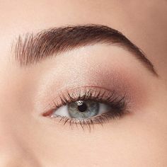 Eyeshadow Tips, Thrive Causemetics, Natural Eyeshadow, Hooded Eye Makeup, Smink Inspiration, Eye Makeup Steps, Gold Eyeshadow, Makijaż Smokey Eye