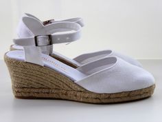 "Rope sole, ankle strap espadrille wedges in WHITE canvas and 7cm wedges (2.76 inches). In the inside they have a vegan leather trim for reinforcement. The rope soles are antislippery, covered with rubber. ♻ SUSTAINABLE PACKAGING, we try to avoid all plastic materials. Visit our complete collection at WWW.MUMICOSPAIN.COM https://instagram.com/mumicospain TAG US! FOR DELIVERIES OUTSIDE SPAIN, PLEASE LEAVE YOUR PHONE NUMBER ☎ 🔊 IMPORTANT: * Delivery time: 1 to 3 working days plus shipping. * For Bride Collection, Lace Up Espadrilles, White Wedges, Sustainable Packaging, Pretty Shoes, Zip Pouch, Fashion 2020, Shopper Bag, Wedge Espadrille