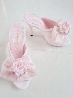 Pink Mcbling, Girly Lifestyle, The Cardigans, Doll Barbie, Gyaru Fashion, Fancy Shoes, Cute Heels, Dress Up Dolls, Girly Shoes