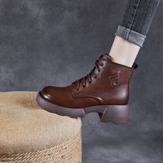 Gender: Women Type: Boots Main Materials: Cowhide Insole: Pigskin Sole: Rubber Type of Closure: Zipper... Classic Boots Woman, Oxford Boots, Classic Boots, Fall Shoes, Spring Shoes, Winter Shoes, Retro Stil, Women Vintage, Boot Sandals