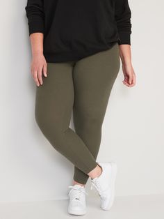 perfect for layering elasticized waistband pull-on style sits at belly button fitted hip and thigh skinny leg hits at ankle 27" regular inseam 25" petite inseam 31" tall inseam models are approximately 5'9" and wear sizes s (4), l (12) and xl (18)