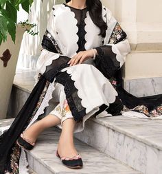 Kameez Designs, Pakistani Salwar, Pakistani Fashion Casual, Pakistani Dresses Casual, Lawn Dress, Pakistani Salwar Kameez, Elegant Attire, Dress Design Patterns, Sleeves Designs For Dresses