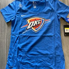 Nike Womens Oklahoma Thunder Basketball Shirt Brand New Nba Nike Goddess Of Victory, Seahawks Shirt, Thunder Nba, Thunder Basketball, Nba Outfit, Tops Nike, Nike Fit, Nfl Outfits, Light Blue Shorts