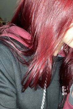 #cabelo #vermelho #red #hair #redhair #cabelovermelho #instagram #pinterest #inspiration #matizador Cabello Aesthetic, Read Hair, Wine Red Hair, Woman In Suit, Red Cherry, Dye My Hair, Hair Reference, Hair Inspiration Color