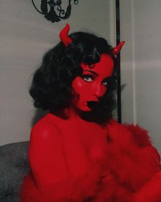 Devil Makeup, Creepy Halloween Makeup, Devil Halloween, Devil Costume, Halloween Makeup Inspiration, Unique Halloween Costumes, Photographie Portrait Inspiration, Trash Polka, Halloween Costumes Makeup