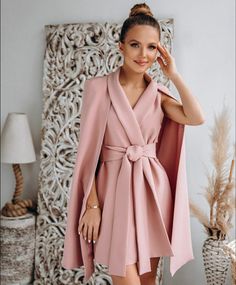 Starry Clothes, Braidsmaid Dresses, Spring Sweater Outfits, Stylish Blazers, Look Formal, Elegant Dresses Classy, Classy Dress Outfits, Gala Dresses