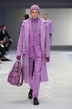 Space Age Fashion, Purple Suit, Casual Attire For Women, Monochromatic Fashion, Winter Typ, Monochromatic Outfit, Purple Outfits, Monochrome Fashion, Elegante Casual