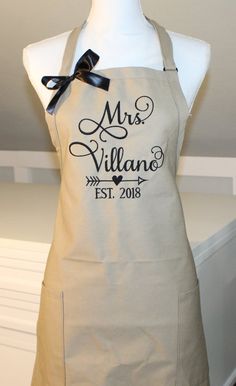 an apron that is on top of a mannequin