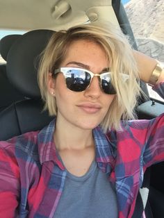 Blonde short bob Sporty Bob Hairstyles, How To Style Chin Length Bob, Chin Length Bob With Money Piece, Chloe Brown Short Hair, Short Blonde Bobs Fine Hair, Blonde Balayage Aline Bob, Short Blonde Aline Bob, Blonde Angled Bob Short, Edgy Short Haircuts