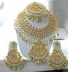 Gold Bridal Jewellery, Punjabi Jewelry, Bridal Jewellery Inspiration, Wedding Jewelery, Beautiful Bridal Jewelry, Bridal Jewelry Vintage