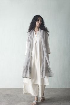 Goodearth – Stylish Sustainable Luxury Retail | Goodearth.in Outfit With Shawl, India Aesthetic, Good Earth, Desi Fashion Casual, Traditional Indian Outfits, Kurta Designs Women