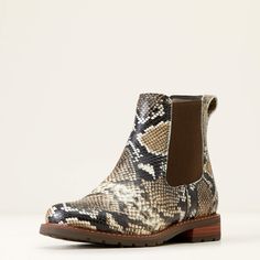 Ariat Wexford Boots, Cheetah Hair, Snake Print Boots, Country Fashion, Boot Print, Boots Women Fashion, Chelsea Boot, Printed Leather, Casual Boots