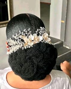 Nigerian Bridal Hairstyles, Afro Buns, Updo Cabello Natural, Hair Bun Design, Afro Hair Bun, Natural Bridal Hair, Bride Hairstyles Updo, Bun Design