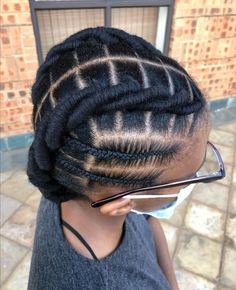 Free Hand Plaits Natural Hair Straight Back, Straight Up Hairstyles Braids, Up Hairstyles Braids, Thread Hairstyles African Hair Natural, Threading Hairstyles African Hair, Straight Up Hairstyles Braids African, Wool Hairstyles African Hair, Free Hand Hairstyles, Black Hairstylist