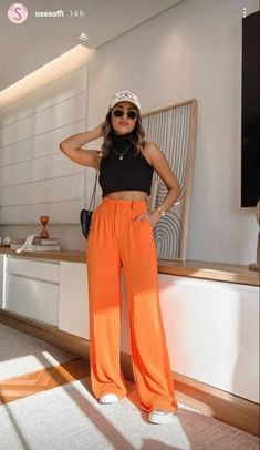 Cover Up Outfits Casual, Medellin Outfit Ideas, Outfit Medellin Mujer, Outfits Verano 2023, Outfit Verano 2023, Outfits Medellin, Statement Pieces Clothing, Medellin Outfit, Look Cinema