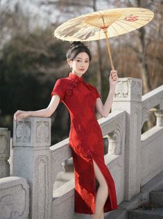 Chinese Wedding Clothes, Chinese Tea Ceremony Dress, Wedding Tea Ceremony, Chinese New Year Outfit, Red Qipao, Chinese Qipao, Modern Qipao, Chinese Traditional Dress, Chinese Cheongsam