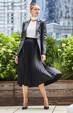 Black Pleated Skirt Outfit, Pleated Skirt Outfit, Church Attire, Jean Jacket Outfits, Long Skirt Outfits, Pleated Long Skirt