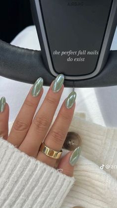 Nails For Green Wedding, Deep Olive Green Nails, Fall Nail Colors Neutral, Opal Green Nails, Irish Inspired Nails, Crome Green Nail, Pastel Autumn Nails, Chrome Nails Sns, Light Green Fall Nails