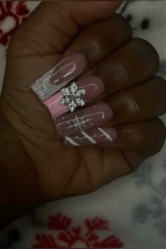 3d Nail Designs Christmas, Y2k Winter Nails, Christmas Almond Nails Ideas, Pink And White Christmas Nails, Pink Christmas Nails Acrylic, Nail Inspo Christmas, Pink And White Christmas, White Christmas Nails, Christmas Nails Ideas