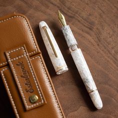 Esterbrook Estie Button Piston Fountain Pen in Winter White with Gold Trim Home Fountain, Pen Store, Gold Pen, Personalised Pens, Bottled Ink, Screw Caps, Fountain Pen Ink, Fountain Pens, Sell Out