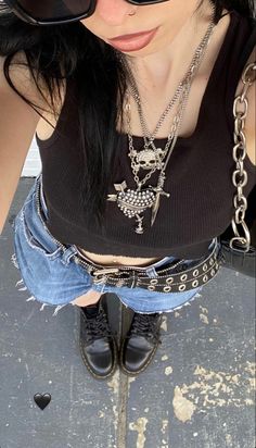 Marceline Inspired Fits, Jewlrey Aesthic Grunge, Dark Faerie Aesthetic Clothes, Layered Necklaces Aesthetic Grunge, Fairy Core Grunge Necklace, 22 December, Cool Fits, Goth Outfits