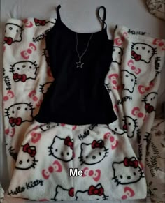 Aesthetic Home Outfits, Hello Kitty Pjs Outfit, Pajamas Aesthetic Outfit, Hello Kitty Outfits Y2k, Pijama Da Hello Kitty, Aesthetic Pjs, Hello Kitty Pjs, Kitty Clothes, Hello Kitty Clothes