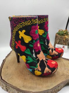 Handmade genuine leather custom made heeled shoes. Every size available. Made with vintage suzani tapestry and leather. #womenshoes #ankleboots #heeledshoes #stiletto #forher #vintage #forher #festivalshoes #outdoorfit #bemyboots #etsyaddict Traditional Handmade Closed Toe Heels, Multicolor Traditional Round Toe Heels, Traditional Multicolor Round Toe Heels, Traditional Multicolor Embroidered Boots, Suzani Tapestry, Festival Boots, Womens Booties, Unique Boots, Festival Shoes