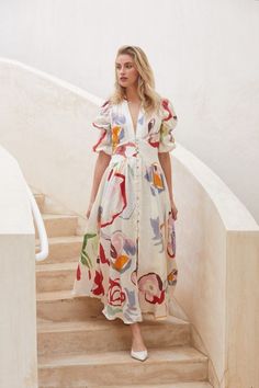 Friday Kahlo, Button Maxi Dress, Printed Beach Dresses, Graphic Print Dress, Influential Women, 가을 패션, Fashion Labels, A Dress, Stylish Dresses