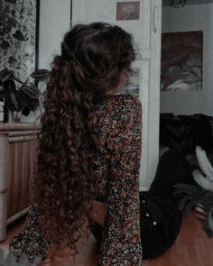 Warm Brown Hair, Dark Curly Hair, Brown Curls, Brown Curly Hair, Girl With Brown Hair, Modern Disney, Long Brown Hair, Curly Girl Hairstyles, Book Writing