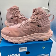 Brand New In Box. Never Worn, Zero Flaws Authentic Hoka One One Anacapa Mid Gtx Color Is Pale Mauve / Peach Whip Pmpw A Light Pink / Blush Rose Unisex Shoes Men’s Size 11 / Women’s Size 12.5 Regular Width. Waterproof Gore Tex Msrp: $185 + Tax “Feels Like A Shoe, Wanders Like A Boot. A Day Hiker Designed With Responsible Manufacturing In Mind, The Anacapa Mid Gtx Is A Gateway To The Great Outdoors. Engineered From Lightweight Leather Certified By The Leather Working Group, The Versatile Silhouett Pink Hiking Outfit, Hoka Anacapa, Light Pink Blush, Hoka Shoes, Blush Rose, Hoka One One, Innovative Fashion, Unisex Shoes, Pink Blush