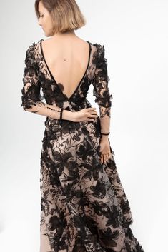 Description Black A-line, Long dress Fitted, Long Sleeves Plunging neckline Lace, Tulle Dry Clean Made in Spain SKU 22-50