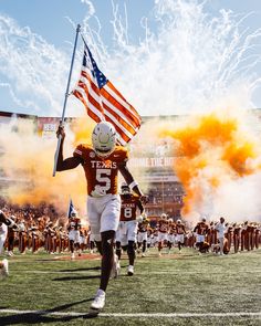 University Of Texas Football, Texas University, Cowboys Wallpaper, Dallas Cowboys Wallpaper, College Vision Board, Texas Longhorns Football, Longhorns Football, Set It Off, Hook Em Horns