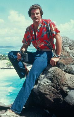 80s Outfits For Men, Retro 80s Outfits, Mens 70s Fashion, 70s Outfits Men, Thomas Magnum, 70s Fashion Men, 70s Mens Fashion, 80s Fashion Men